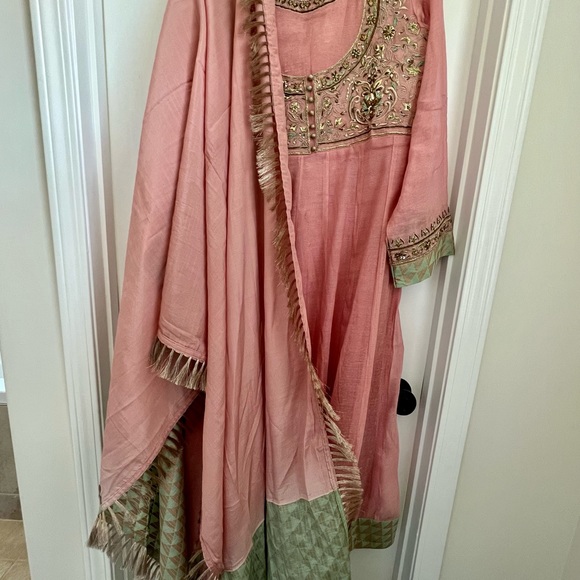 Pakistani branded Peshwas 3 piece - Picture 10 of 12